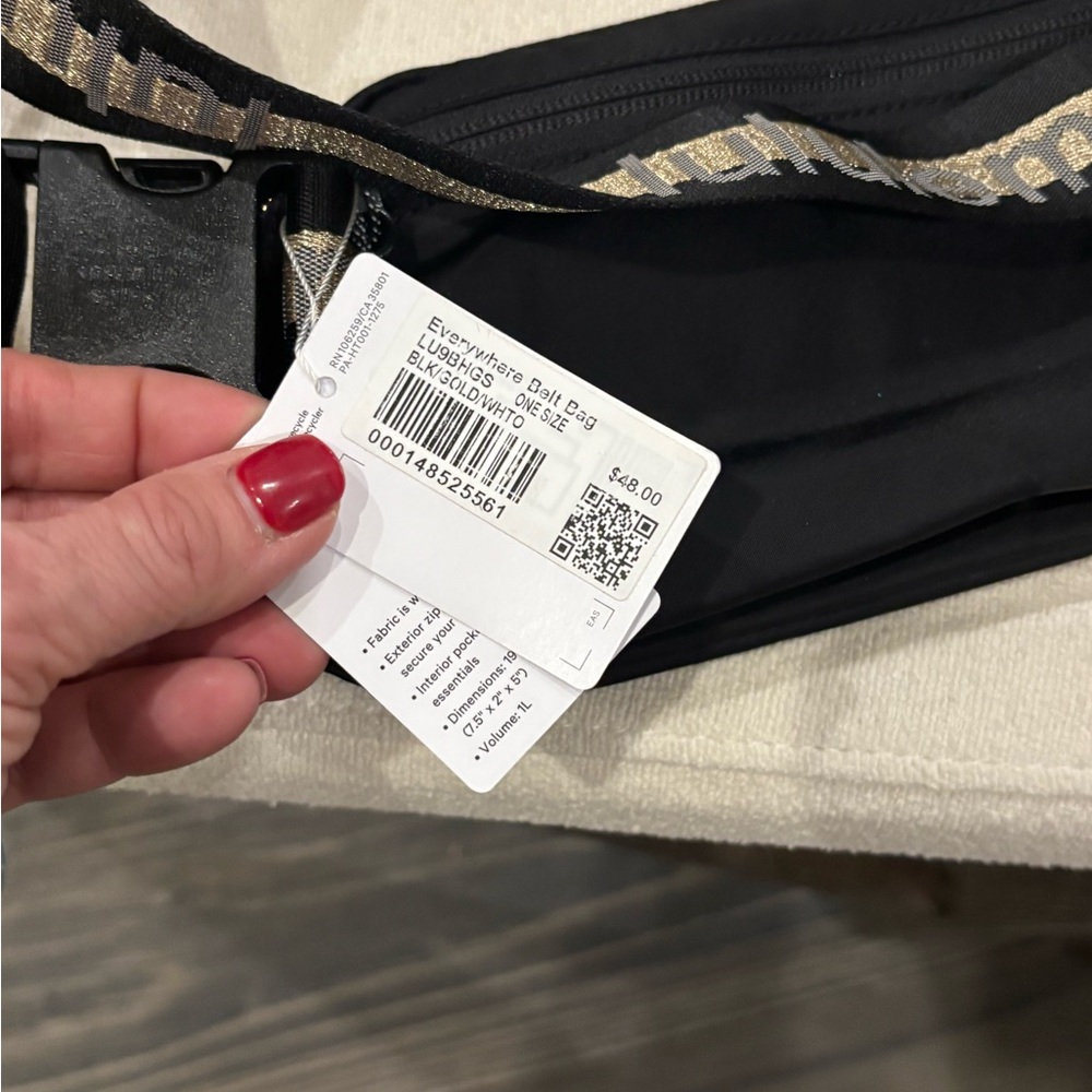 lululemon athletica Black Belt Bag with Gold Accents NWT - Picture 6 of 8